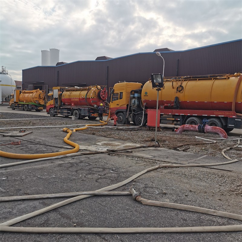 番阳镇污水池清理