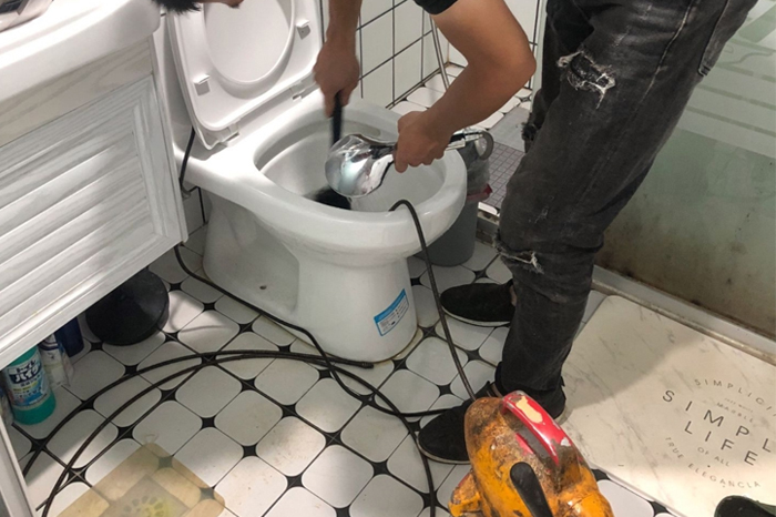 番阳镇马桶堵塞自己疏通还是找师傅?专业上门服务让你省时更省心